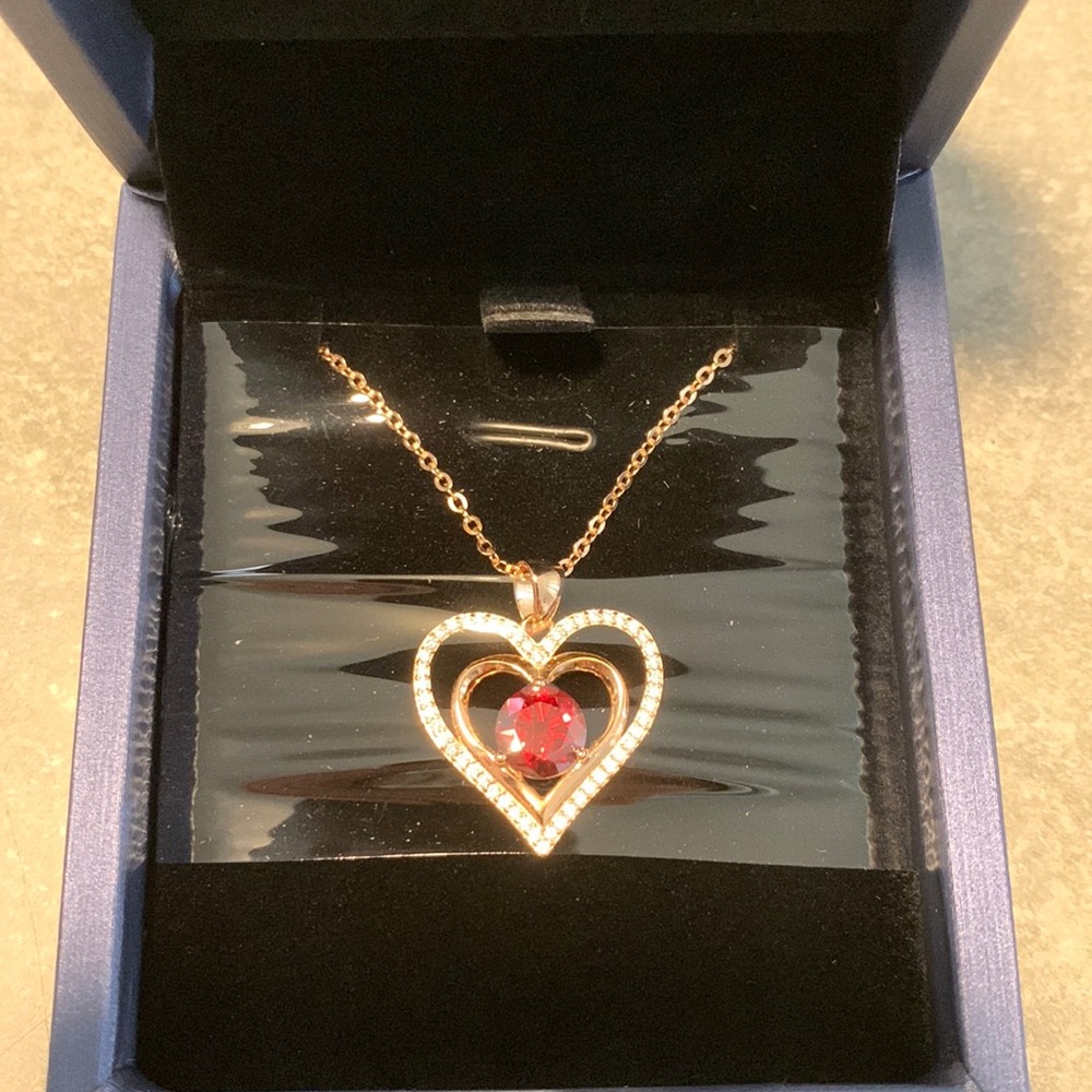 925 cubic zirconia heart pendant NIB - Picture 2 of 7